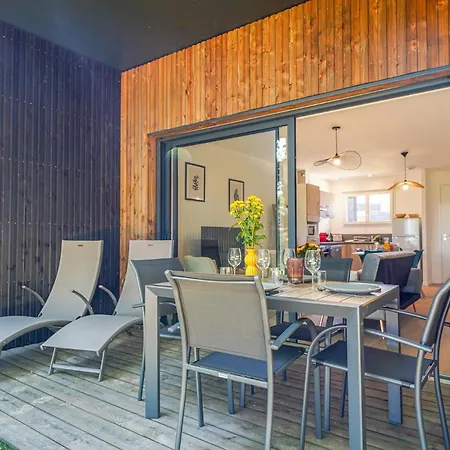 Holiday home N°46, Piscine Commune, 2 *