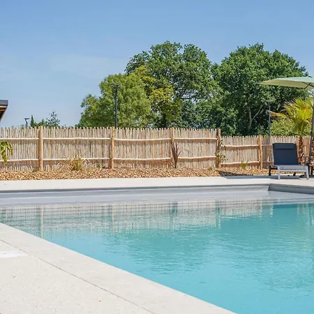 N°46, Piscine Commune, 2 Holiday home Nesmy