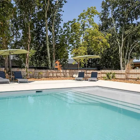 N°46, Piscine Commune, 2